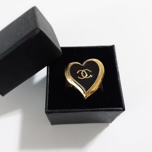 Authentic button ring